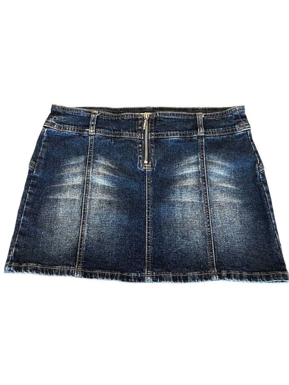 Z. Cavaricci Denim/Jean Skirt size 9